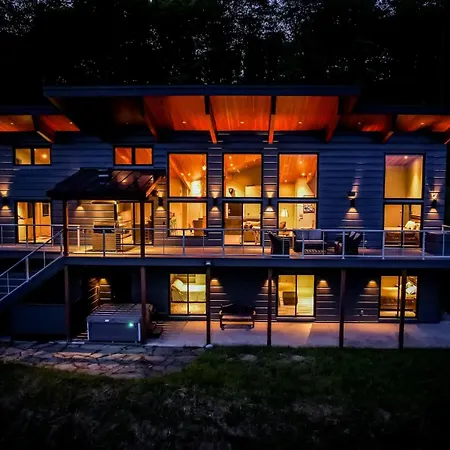 4Br Mountain Retreat, Hot Tub & 2 Master Suites